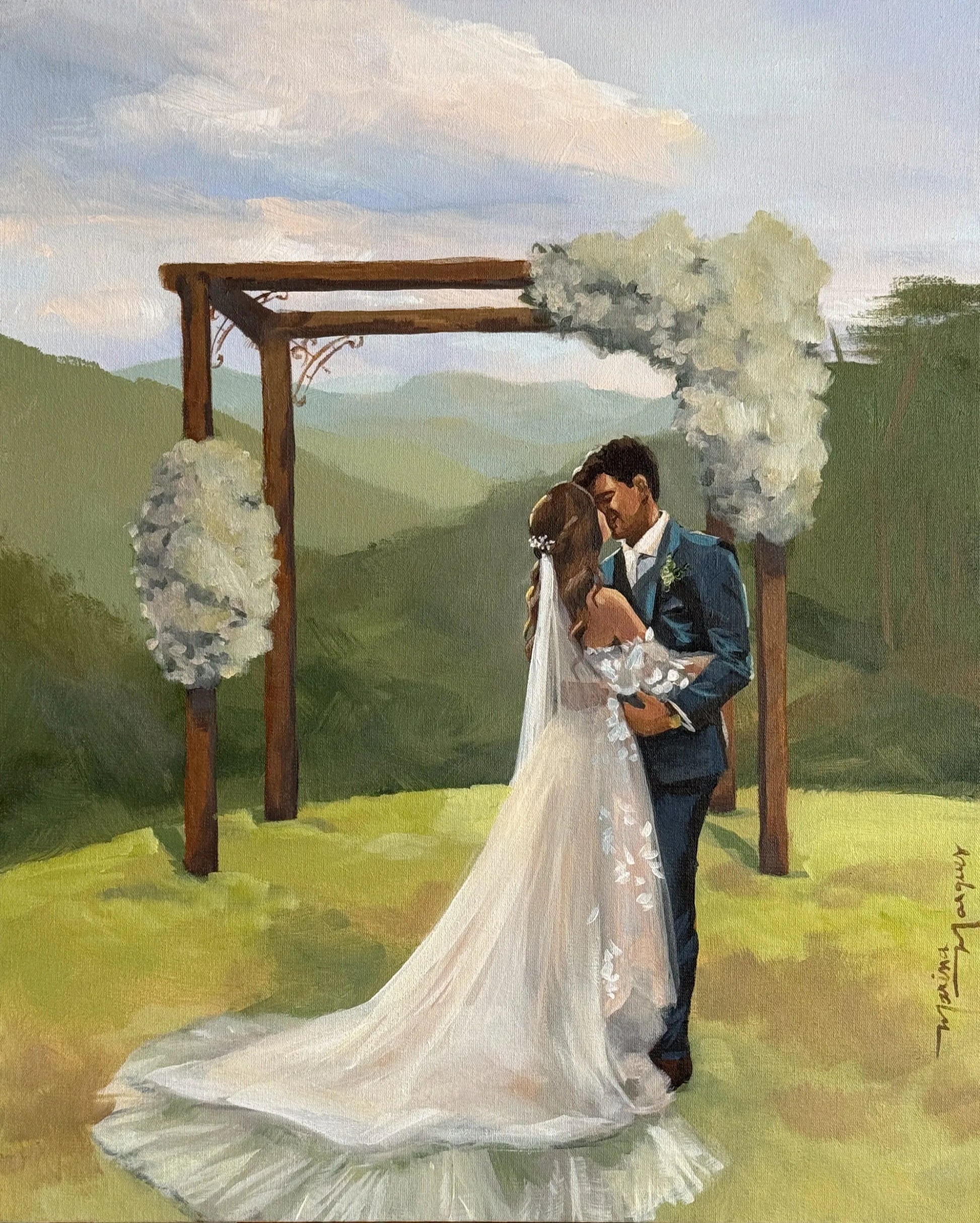 Noivos se beijando atras de um arco de cerimônia ou pérgola.